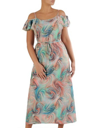 Sukienka maxi z dekoltem carmen, zwiewna kreacja odsłaniająca ramiona 21742
