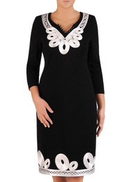 Czarna sukienka z efektownymi, haftowanymi aplikacjami 37830