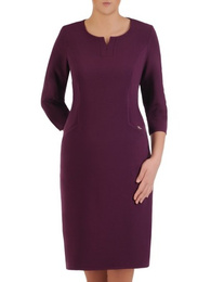 Fioletowa sukienka z modnym dekoltem, nowoczesna kreacja wizytowa 24930