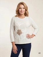 Elegancki beżowy sweter damski w kwiaty – swobodny prosty fason z bocznymi rozcięciami 40827
