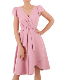 Rozkloszowana sukienka z paskiem w kolorze pudrowym 36370