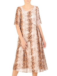 Luźna sukienka z szyfonu, zwiewna kreacja w modny, zwierzęcy wzór 30674