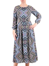 Rozkloszowana sukienka z tkaniny, kreacja z ozdobnymi plisami 35301