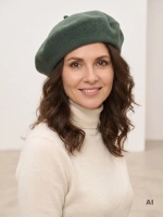 Elegancki beret damski wełniany w odcieniu khaki – francuski fason z antenką zapewniający ciepło 40873