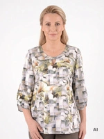 Wyszczuplająca bluzka trapezowa plus size z ozdobnym dekoltem – stylowy wzór w szarości i zieleni z rękawem 3/4 39699